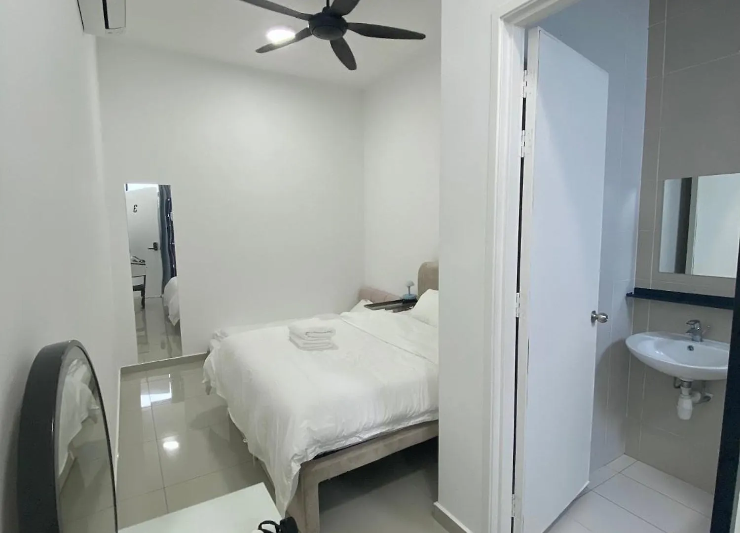 Homestay Bukit Indah - Room With Private Bathroom 1-3Pax Johor Bahru Malaysia